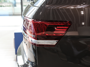 2017530 V6 (q)A (x)(ji)^