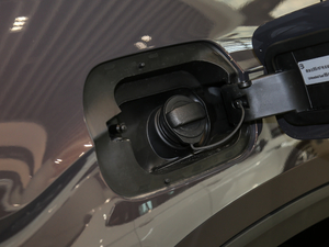 2017530 V6 (q)A (x)(ji)^