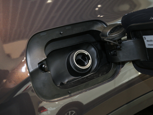 2017530 V6 (q)A (x)(ji)^