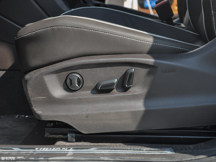 【2017款途观L330TSI 旗舰版_空间座椅_662\/