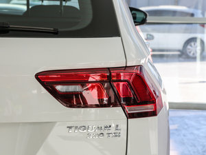 2017款330TSI 舒适版 尾灯