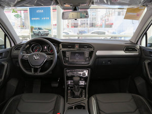 2017款330TSI 舒适版 内饰全景