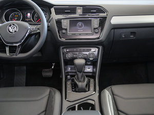2017款330TSI 舒适版 中控台