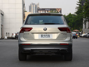 2017款380TSI 四驱豪华版 正后	