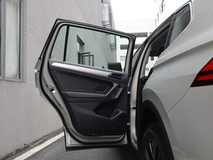 2017款380TSI 四驱豪华版 左后车门