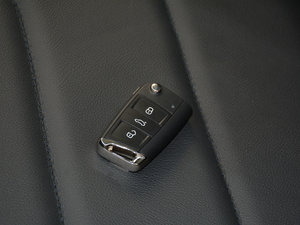 2017款380TSI 四驱豪华版 车钥匙