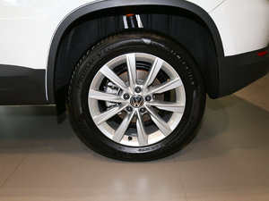2017款300TSI 自动两驱丝绸之路舒适版 轮圈