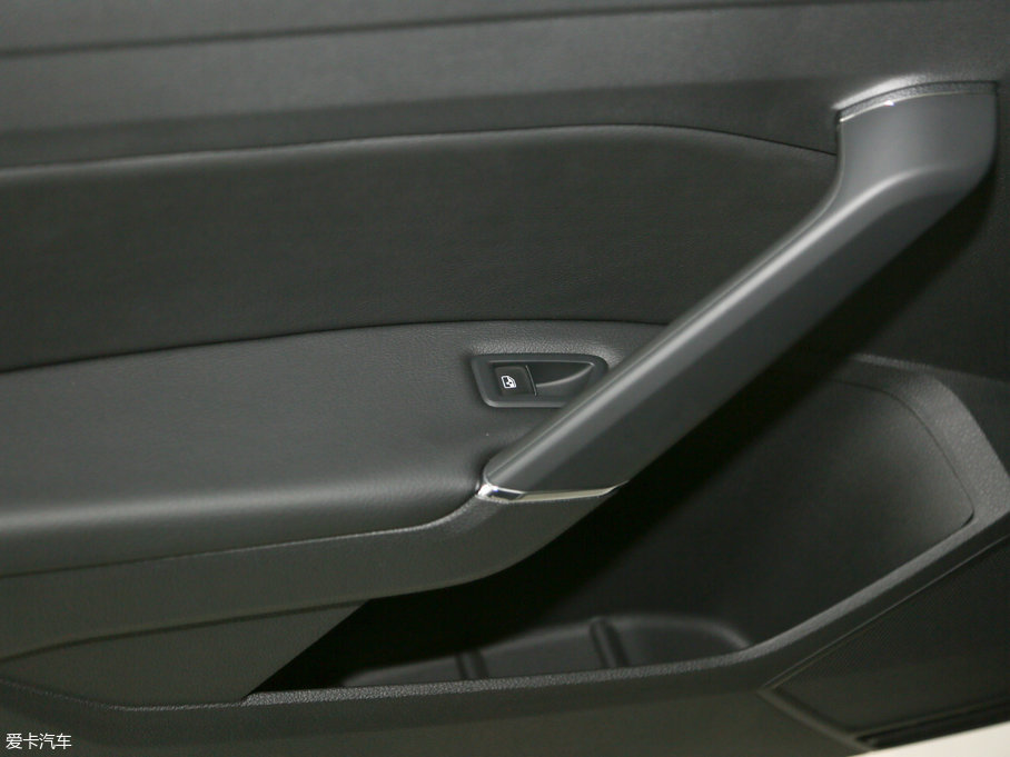 2017_ 330TSI DSGI(lng)