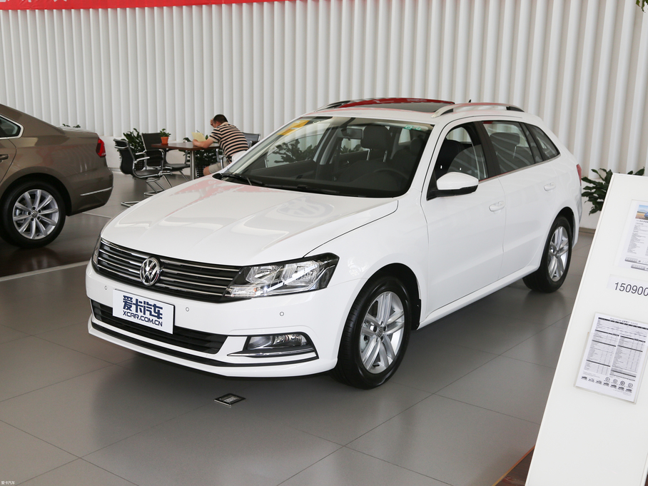 2017݃Ɏ 230TSI DSGm