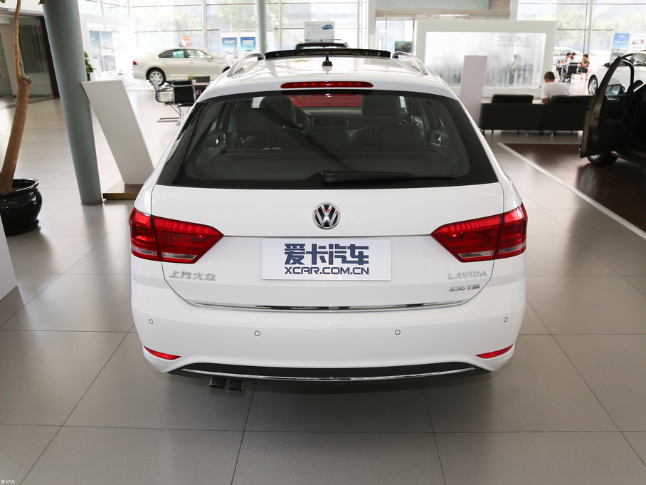 2017݃Ɏ 230TSI DSGm