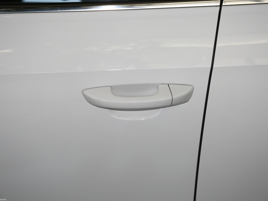 2017݃Ɏ 230TSI DSGm