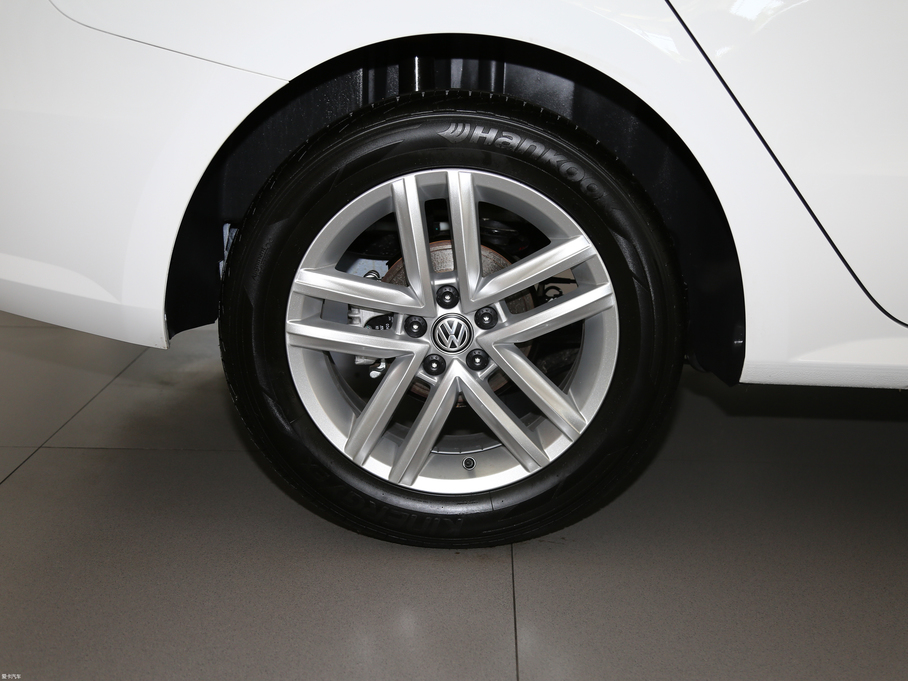 2017݃Ɏ 230TSI DSGm