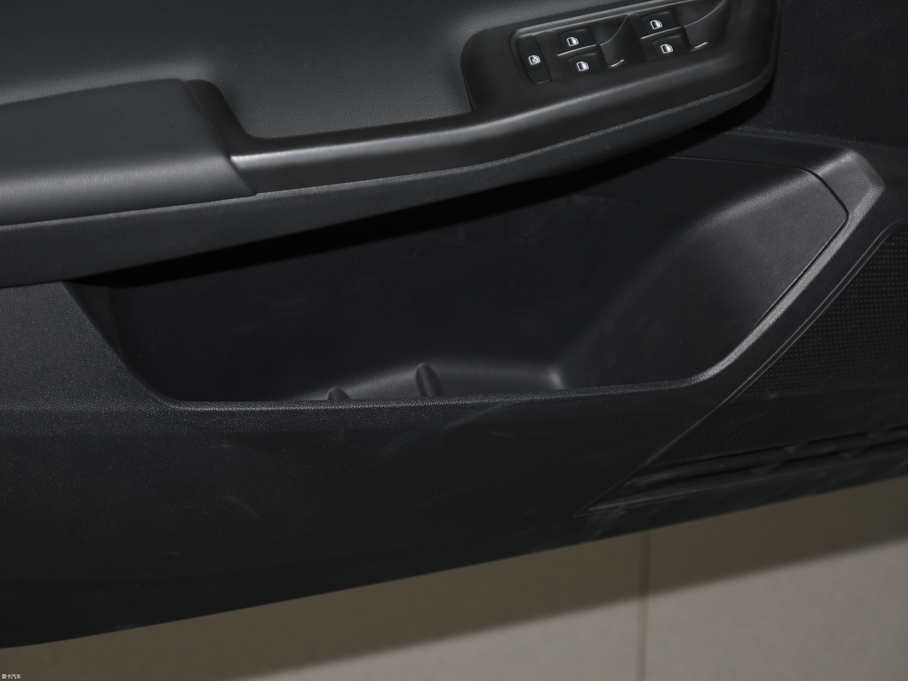 2017݃Ɏ 230TSI DSGm