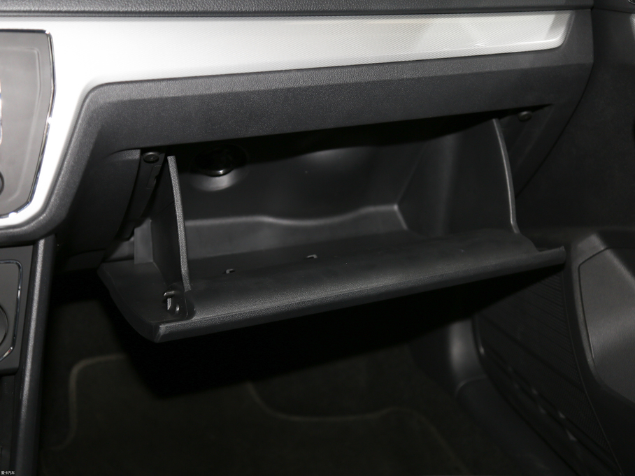 2017݃Ɏ 230TSI DSGm