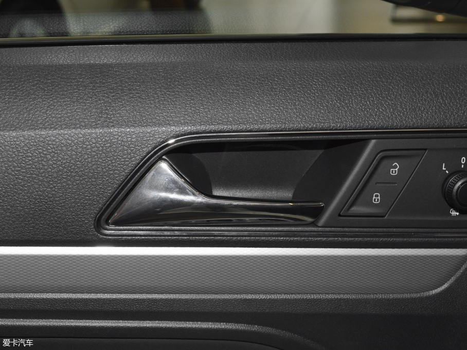 2017݃Ɏ 180TSI DSGm