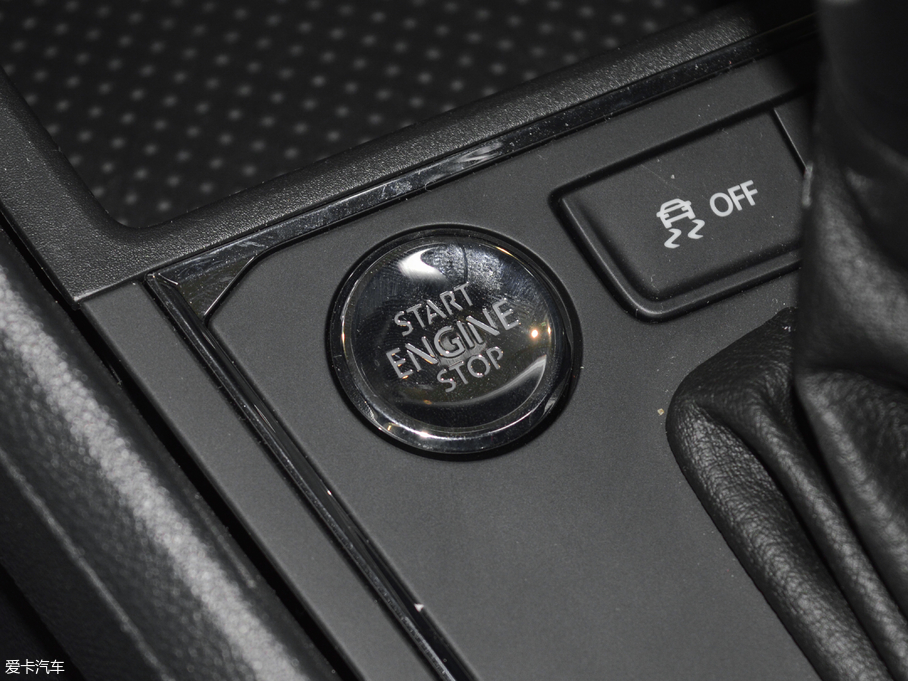 2017݃Ɏ 180TSI DSGm