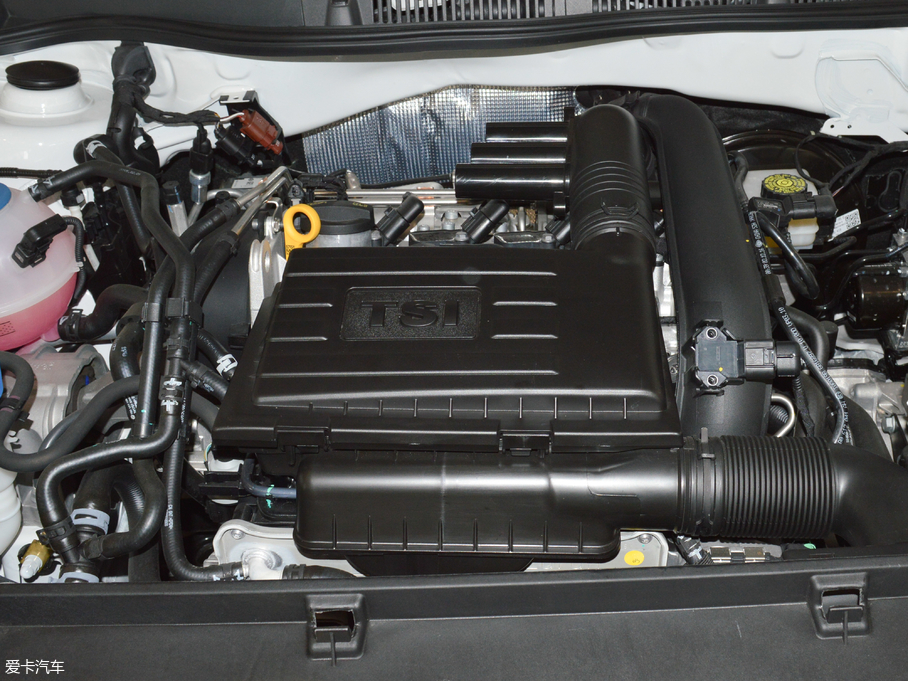 2017݃Ɏ 180TSI DSGm