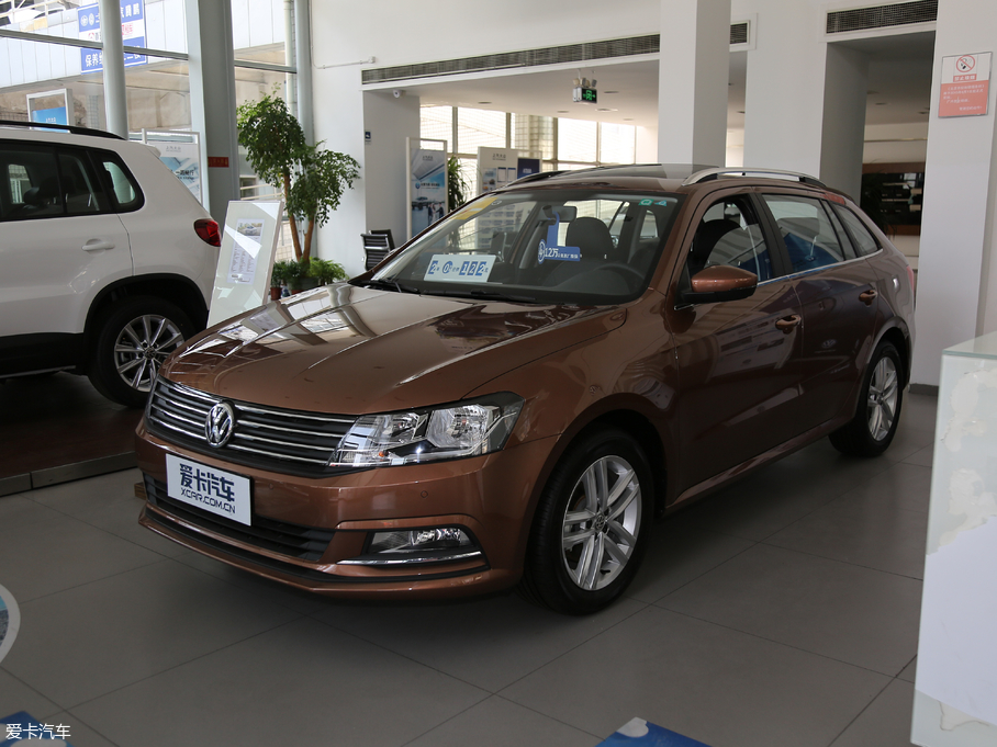 2017݃Ɏ 180TSI DSGm