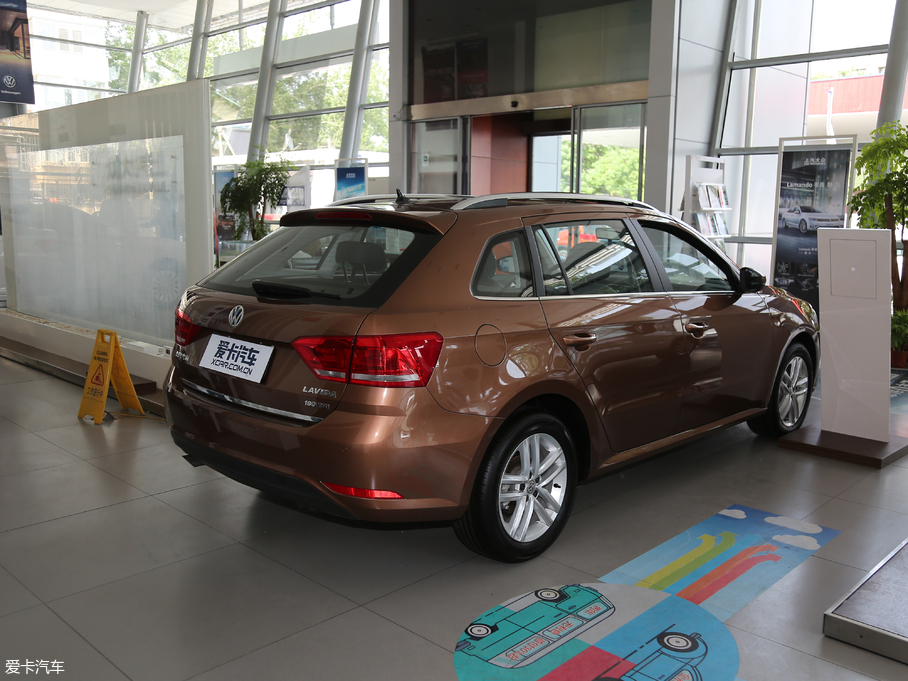 2017݃Ɏ 180TSI DSGm