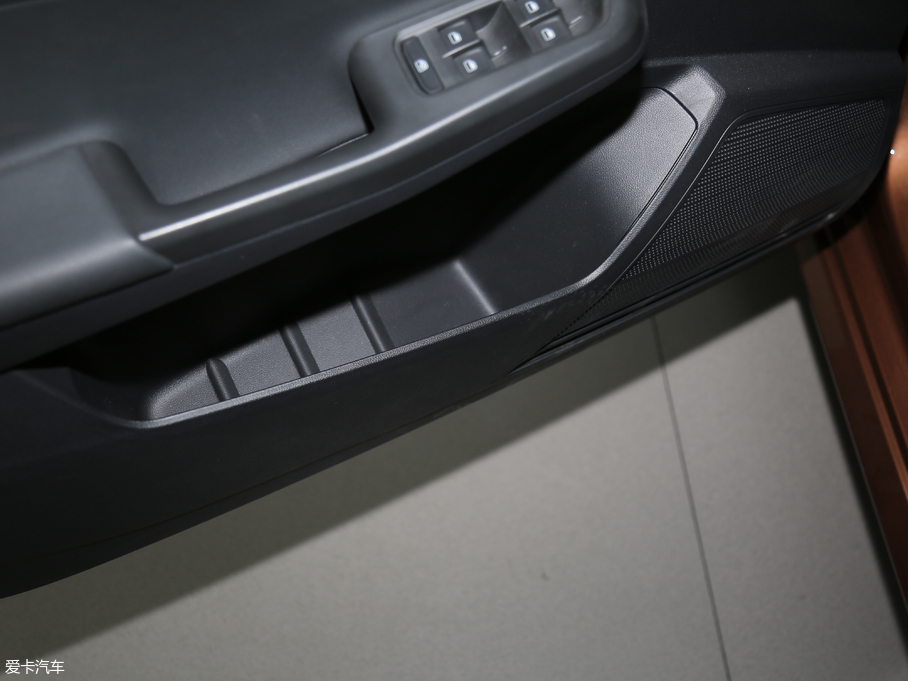 2017݃Ɏ 180TSI DSGm