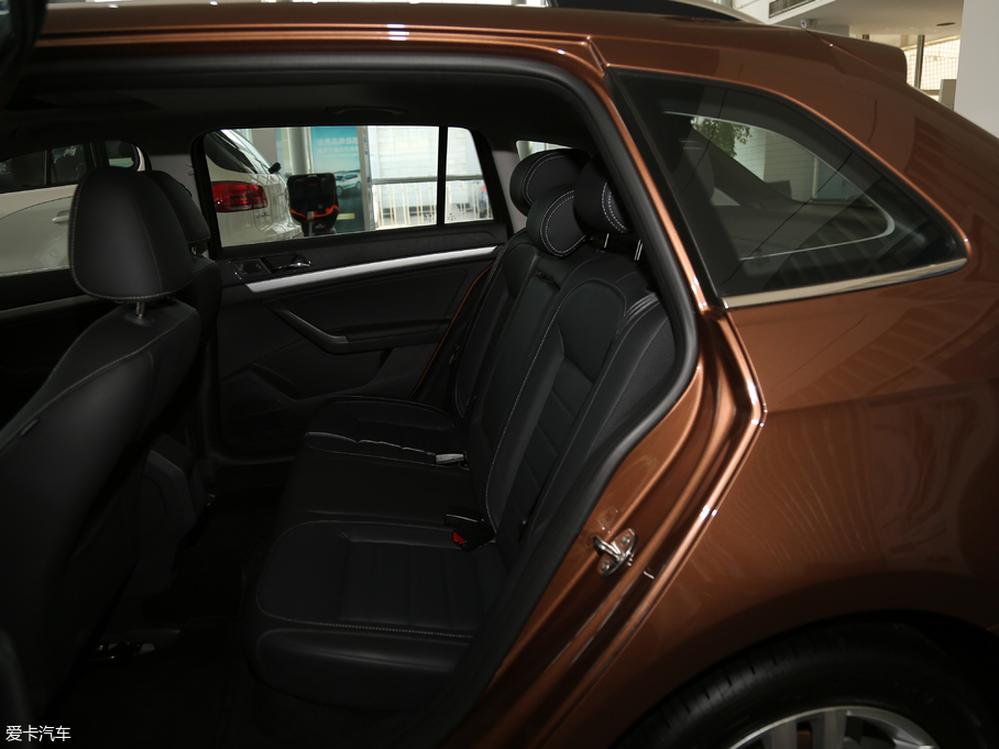 2017݃Ɏ 180TSI DSGm