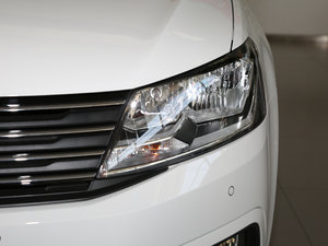 2017款230TSI DSG舒适版 大灯