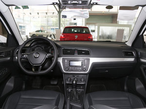 2017款230TSI DSG舒适版 内饰全景