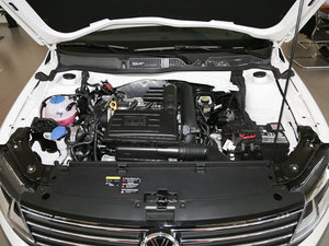 2017款230TSI DSG舒适版 发动机