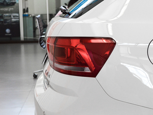 2017180TSI DSGm (x)(ji)^