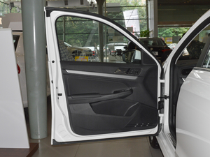 2017180TSI DSGm {λ܇T