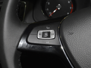 2017180TSI DSGm п؅^