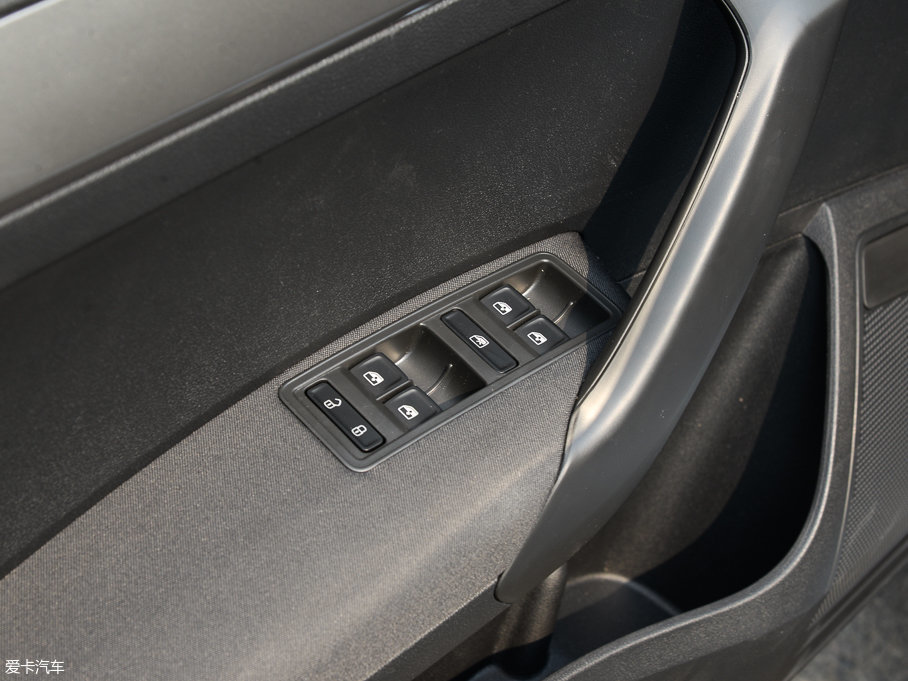 2017ɣ{Ƽ{ 1.6L ԄLа