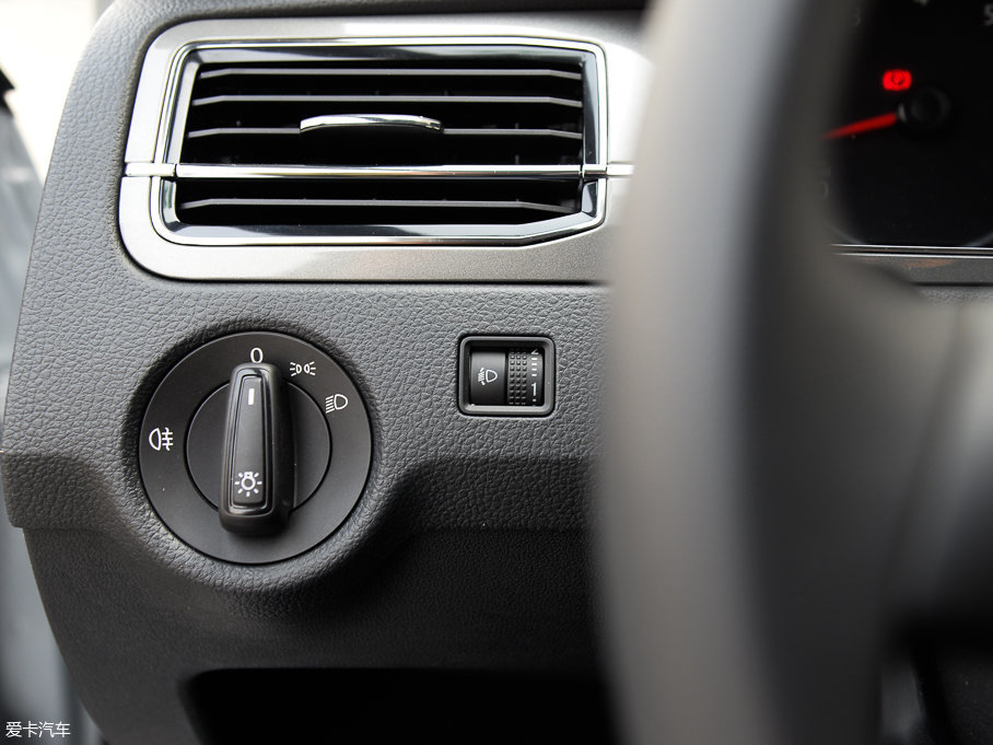 2017ɣ{Ƽ{ 1.6L ԄLа