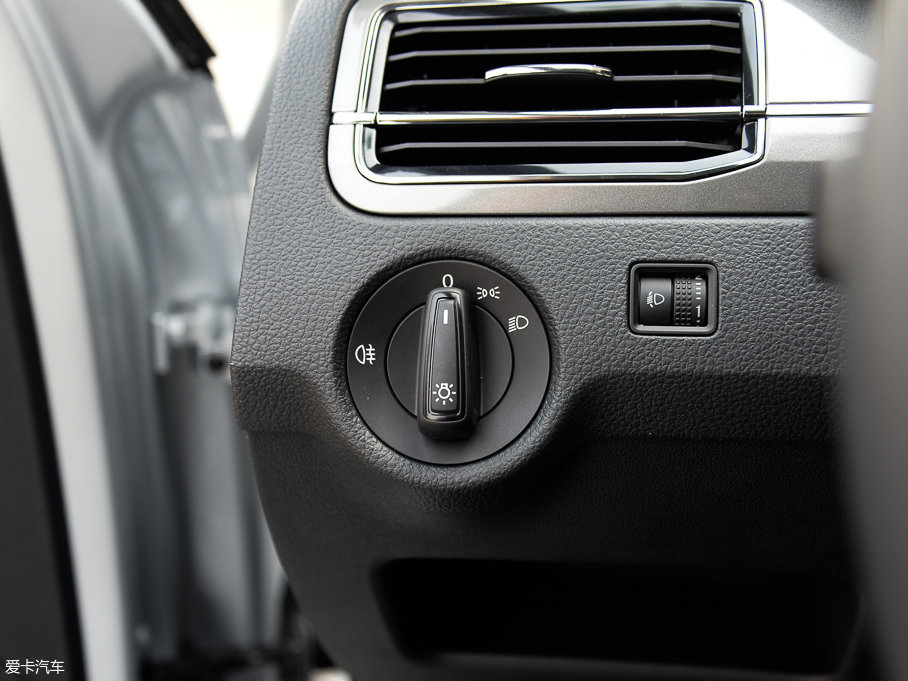 2017ɣ{Ƽ{ 1.6L ԄLа