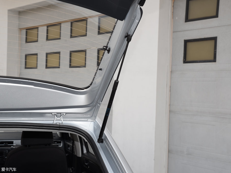 2017ɣ{Ƽ{ 1.6L Ԅ(dng)L(fng)а