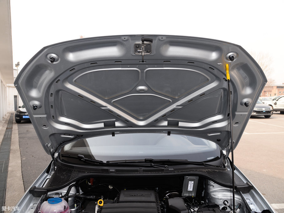 2017ɣ{Ƽ{ 1.6L Ԅ(dng)L(fng)а