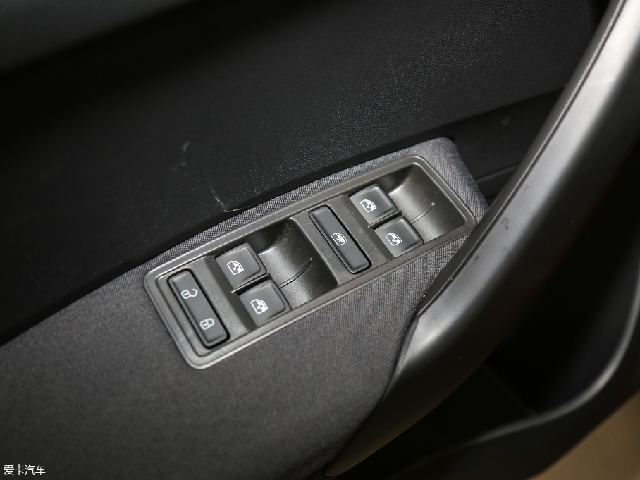 2017ɣ{Ƽ{ 1.6L ԄLа