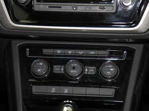 2018280TSI L(fng)а 7 V {(dio){(dio)(ji)