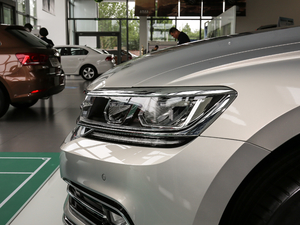 2018Ŀ 380TSI ̄հ ^