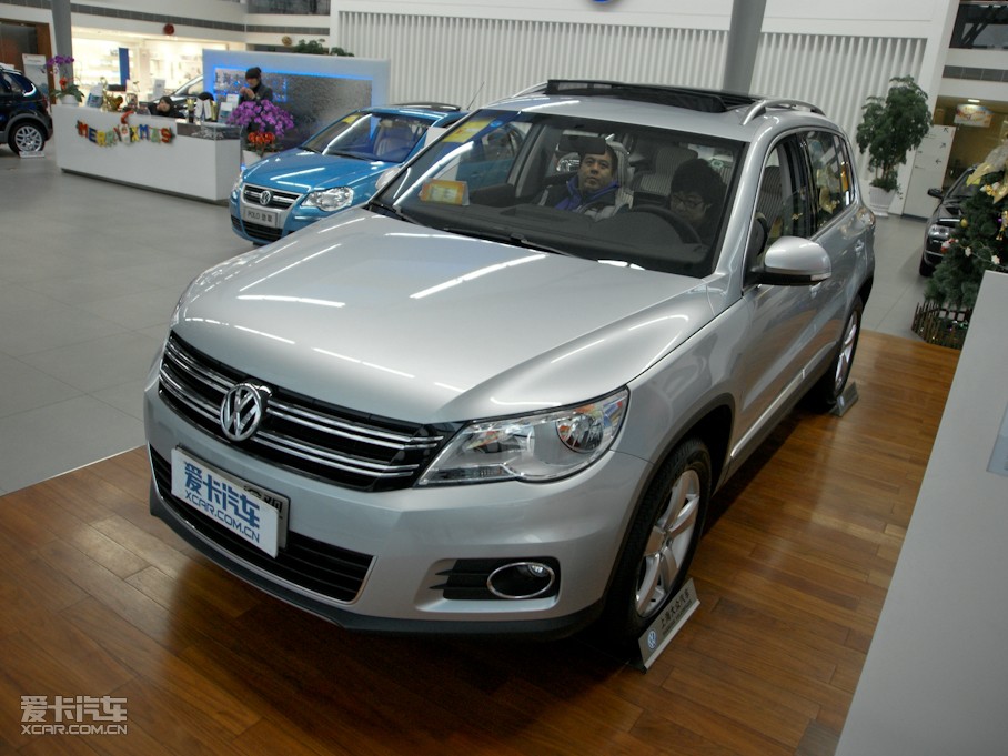 2010;^ 2.0TSI ԄݼӢ