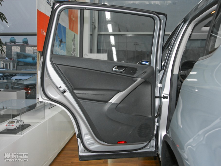 2010;^ 2.0TSI ԄݼӢ