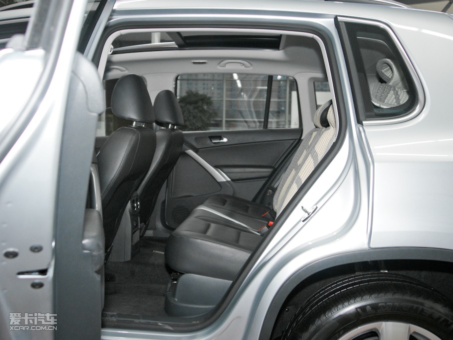 2010;^ 2.0TSI ԄݼӢ