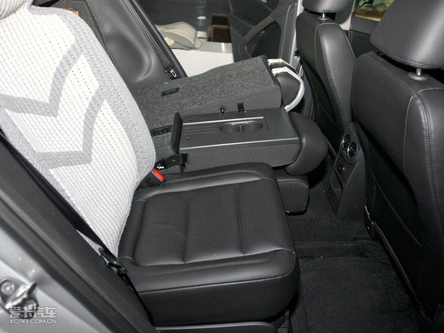 2010��;�^ 2.0TSI �Ԅ����ݼӢ��