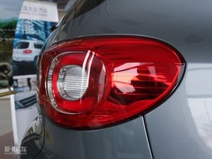 2010款1.8TSI 自动两驱都会版 细节外观