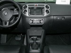 2010款2.0TSI 自动四驱菁英版 中控区