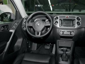 2010款2.0TSI 自动四驱菁英版 中控区