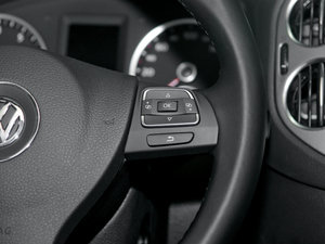 2010款2.0TSI 自动四驱菁英版 中控区