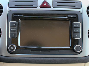 2010款1.8TSI 自动四驱菁英版 中控台显示屏