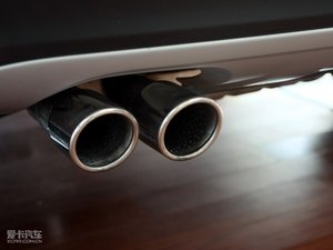 2010款2.0TSI 自动四驱旗舰版 排气管