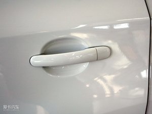2010款2.0TSI 自动四驱旗舰版 主驾门拉手